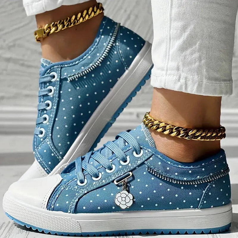 Light Blue | Closed / 10